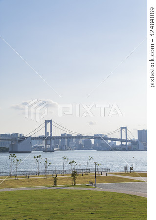 Rainbow Bridge and Toyosu Gourmet Park 32484089