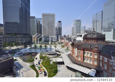 Tokyo Station Marunouchi entrance Tokyo Station Marunouchi entrance 32484510