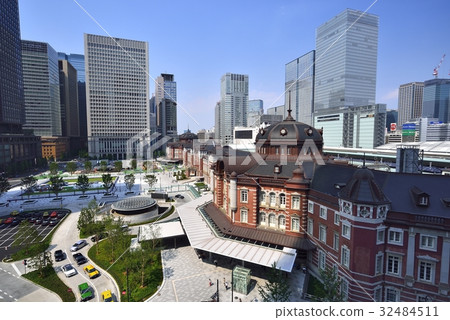 Tokyo Station Marunouchi entrance Tokyo Station Marunouchi entrance 32484511