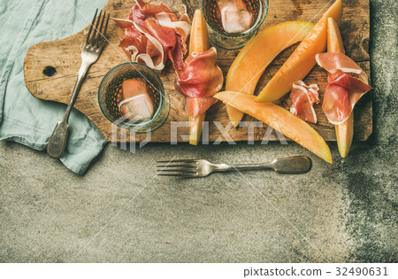 Summer wine party set with rose wine, prosciutto 32490631