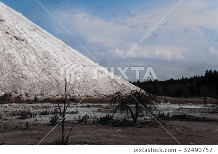White chemical mountains. Production wastes White chemical mountains. Production wastes 32490752