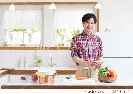 Young men's portrait 32491505