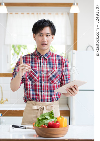 Young men's portrait 32491507