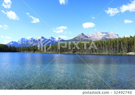 Canadian Rocky Herbert Lake 32492748