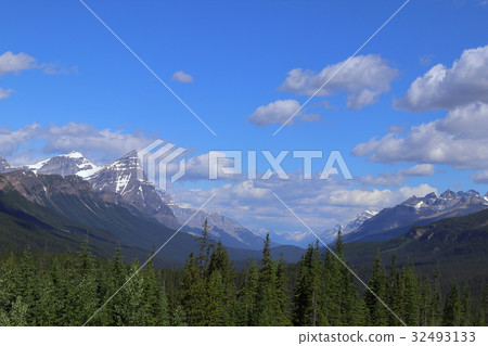 來自加拿大落基山脈Icefields Pkwy的風景 來自加拿大落基山脈Icefields Pkwy的風景 32493133