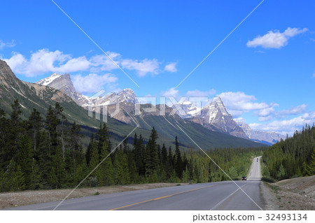 來自加拿大落基山脈Icefields Pkwy的風景 來自加拿大落基山脈Icefields Pkwy的風景 32493134