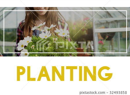 Beautiful life of woman gardening in nature 32493858