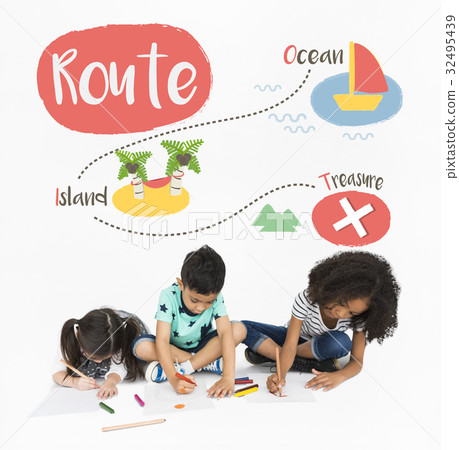 Kids playing treasure hunt graphic Kids playing treasure hunt graphic 32495439