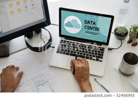 Cloud Computing Data Icon Sign Cloud Computing Data Icon Sign 32498993