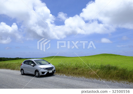 Prairie and car Prairie and car 32500556