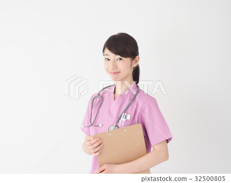 Medical image smiling female nurse Medical image smiling female nurse 32500805