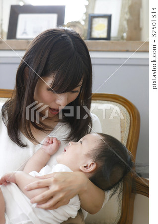 Baby family 32501313