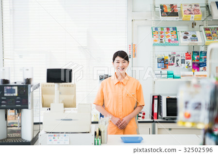 便利店店員 32502596