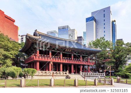 Korean pavilion in Jonggak,Seoul,South Korea 32503185