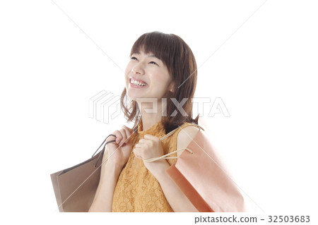 Women in shopping image 32503683