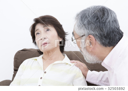 Care image Depression dementia old age long-term care 32503892