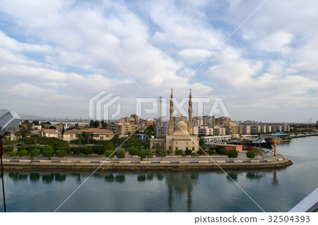 Suez Canal 32504393