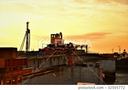 Urashima橋樑重建站點的陽光 Urashima橋樑重建站點的陽光 32505772