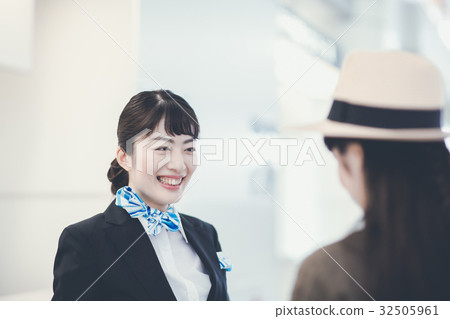 機場值機櫃檯 機場值機櫃檯 32505961