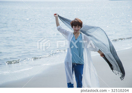 Walking beach seaside beach coast travel sightseeing seaside relax Walking beach seaside beach coast travel sightseeing seaside relax 32510204