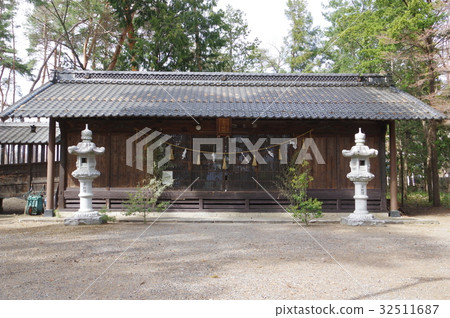 Shinshu Azumino Kumakura的春日神社大廳Honten的主樓是安曇野大師立川豐橋的建築 Shinshu Azumino Kumakura的春日神社大廳Honten的主樓是安曇野大師立川豐橋的建築 32511687