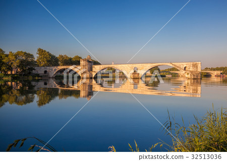 Avignon Bridge in Avignon, Provence, France 32513036