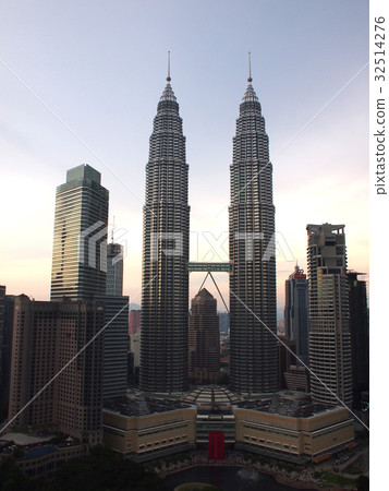 Petronas Twin Towers Petronas Twin Towers 32514276