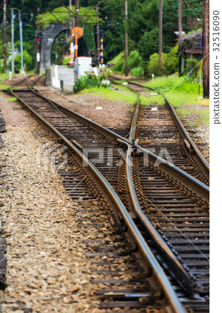 Track single track 32516090