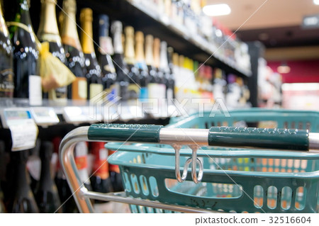 Alcohol Wine Liquor Red Wine White Wine Blur Soft Focus Image Association Alcohol Wine Liquor Red Wine White Wine Blur Soft Focus Image Association 32516604