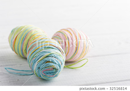 Easter composition with paper pastel eggs Easter composition with paper pastel eggs 32516814