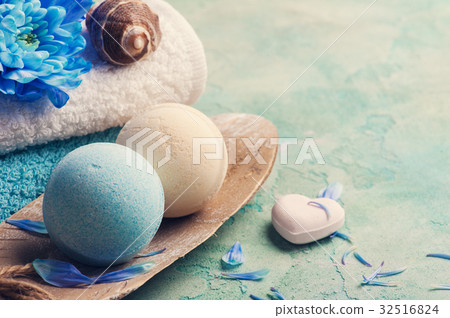 Blue flowers and bath bombs 32516824