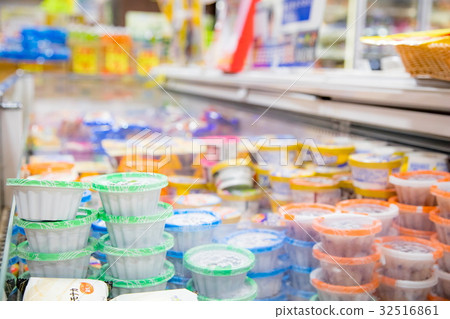 Ice cream, ice cream, lacto ice, ice cream shop, ice shop, frozen dessert Ice cream, ice cream, lacto ice, ice cream shop, ice shop, frozen dessert 32516861