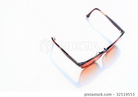 Sunglasses 32519553