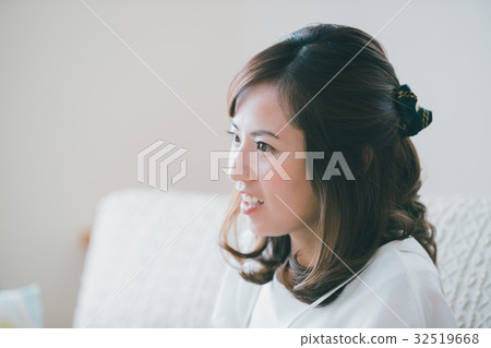 Housewife, housewife, female 32519668