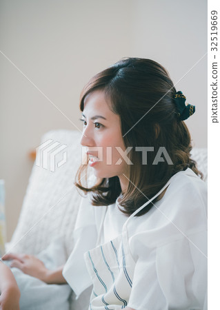 Housewife, housewife, female 32519669