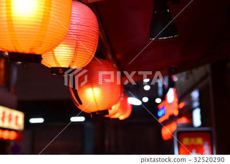 Lantern of a bar 32520290