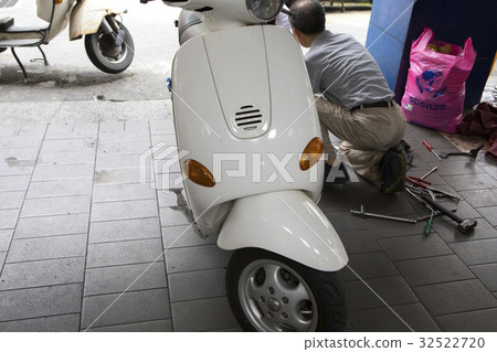 技師,專業,修自動車,技術者、プロ、自動車修理、Technician, professional, 技師,專業,修自動車,技術者、プロ、自動車修理、Technician, professional, 32522720