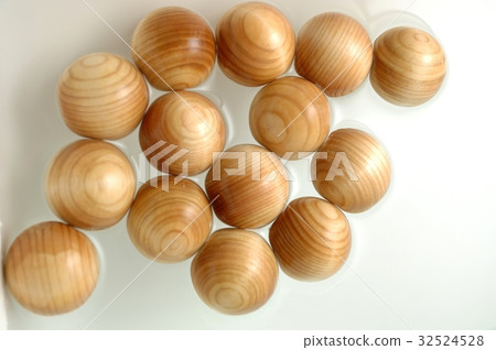 Hinoki aroma 32524528