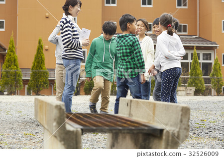 Forest school meeting 32526009