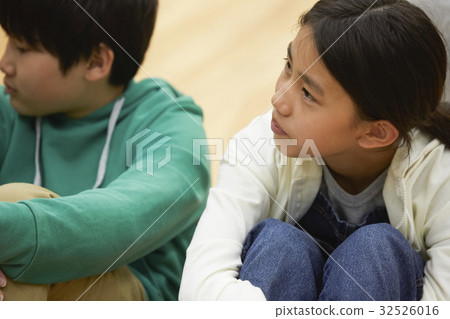森林學校小學生聽解釋 森林學校小學生聽解釋 32526016