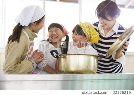 Forest School Elementary school student to cook 32526219