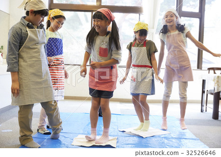 Forest School Elementary school student to cook 32526646