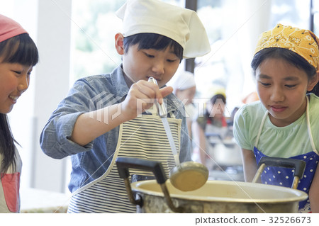 Forest School Elementary school student to cook 32526673