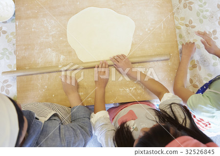 森林學校小學生做飯 32526845