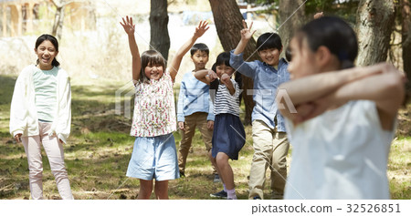 Forest School Elementary school student playing 32526851