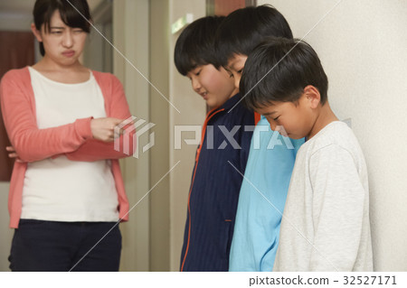 森林學校憤怒的小學生 32527171