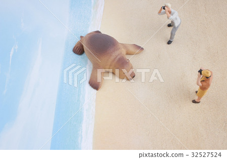 the figure man taking photo the figure man taking photo 32527524
