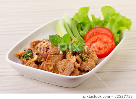 Thai food, spicy pork with chili and mint 32527732