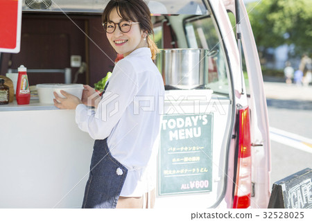 Kitchen car working ladies Kitchen car working ladies 32528025