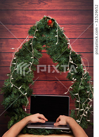 Ordering gift on christmas 32529652